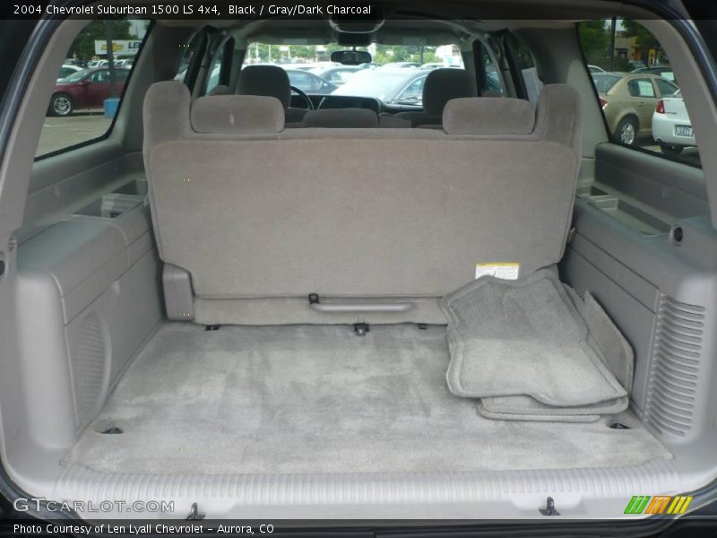 Black / Gray/Dark Charcoal 2004 Chevrolet Suburban 1500 LS 4x4