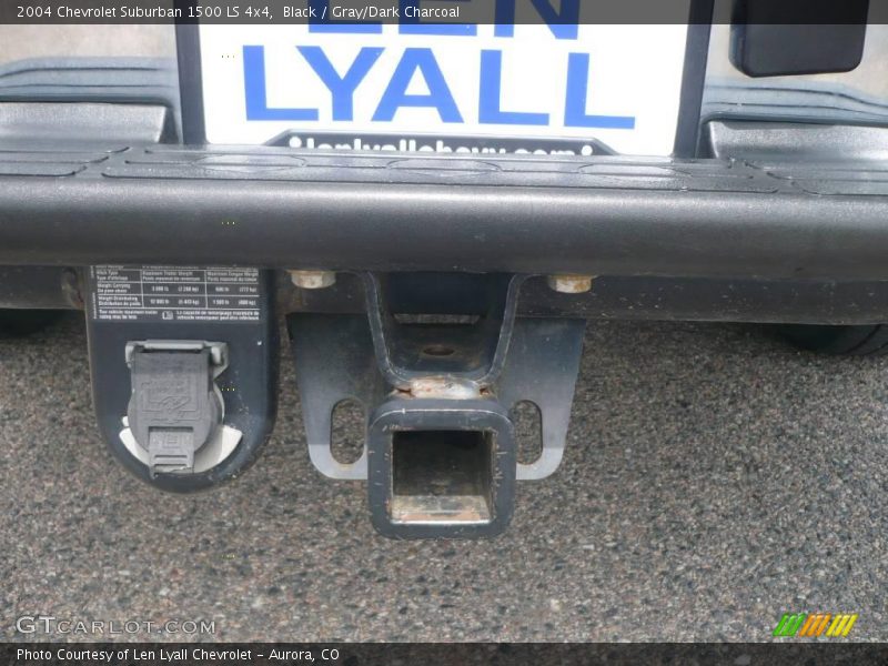 Black / Gray/Dark Charcoal 2004 Chevrolet Suburban 1500 LS 4x4