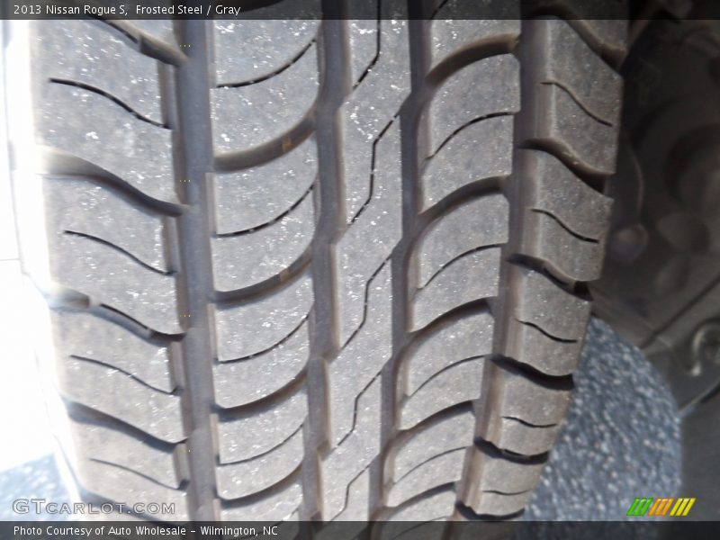Frosted Steel / Gray 2013 Nissan Rogue S