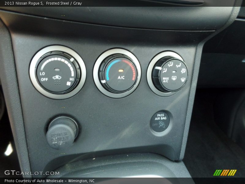 Frosted Steel / Gray 2013 Nissan Rogue S