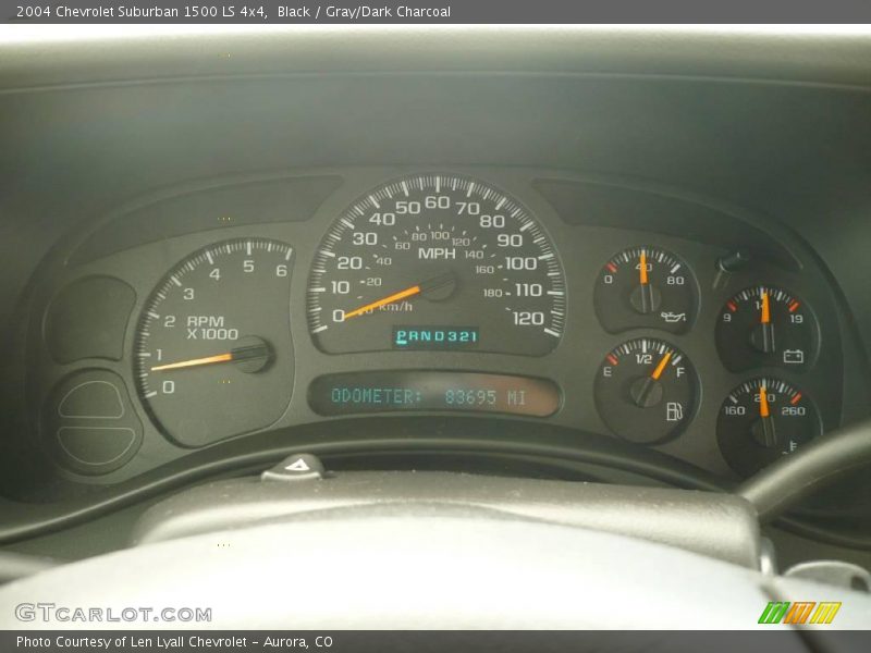 Black / Gray/Dark Charcoal 2004 Chevrolet Suburban 1500 LS 4x4