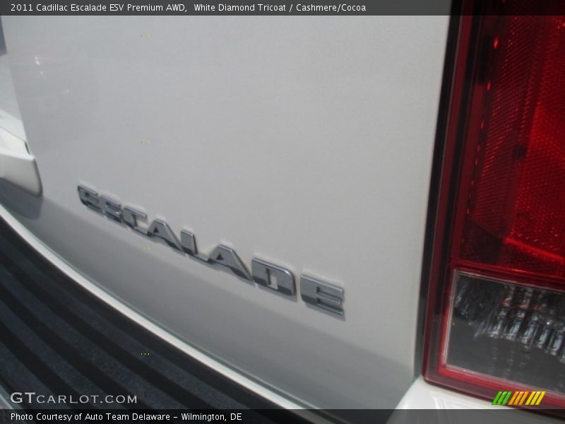 White Diamond Tricoat / Cashmere/Cocoa 2011 Cadillac Escalade ESV Premium AWD
