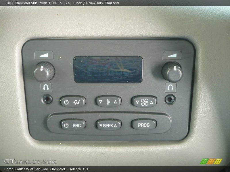 Black / Gray/Dark Charcoal 2004 Chevrolet Suburban 1500 LS 4x4
