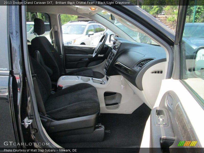 Brilliant Black Crystal Pearl / Black/Light Graystone 2013 Dodge Grand Caravan SXT