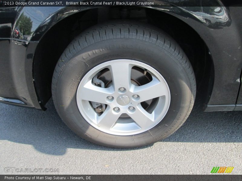 Brilliant Black Crystal Pearl / Black/Light Graystone 2013 Dodge Grand Caravan SXT