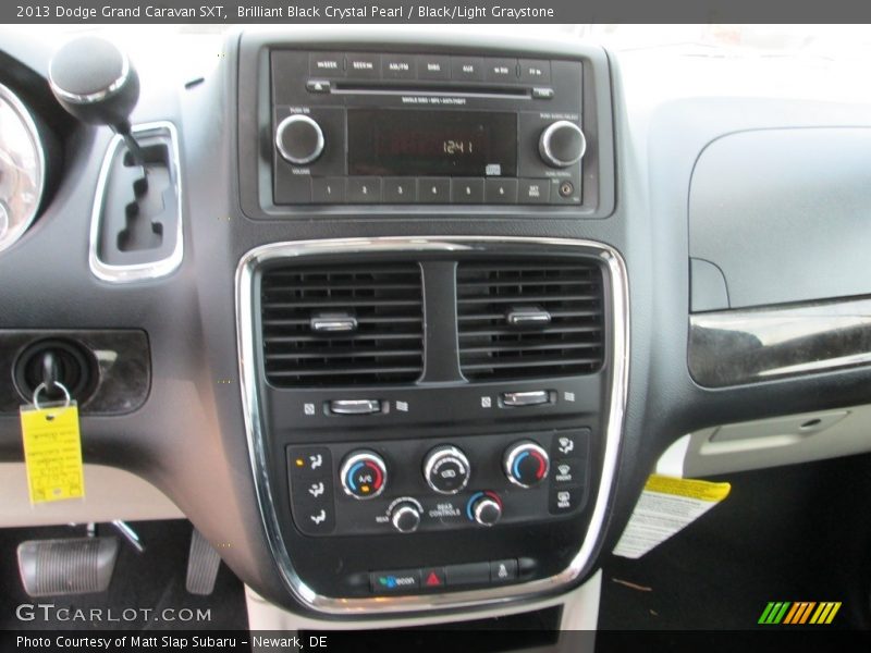 Brilliant Black Crystal Pearl / Black/Light Graystone 2013 Dodge Grand Caravan SXT