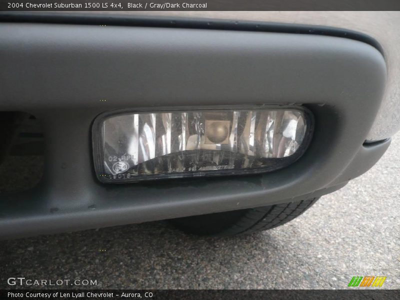 Black / Gray/Dark Charcoal 2004 Chevrolet Suburban 1500 LS 4x4
