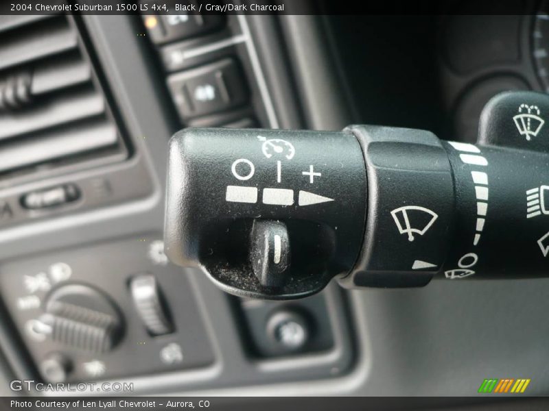 Black / Gray/Dark Charcoal 2004 Chevrolet Suburban 1500 LS 4x4