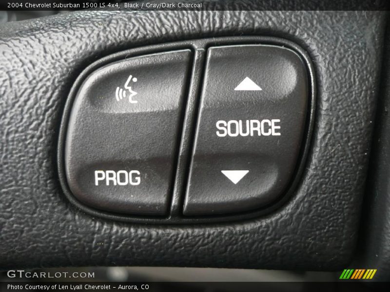 Black / Gray/Dark Charcoal 2004 Chevrolet Suburban 1500 LS 4x4