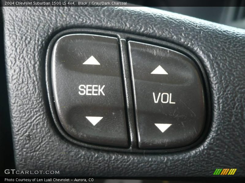 Black / Gray/Dark Charcoal 2004 Chevrolet Suburban 1500 LS 4x4