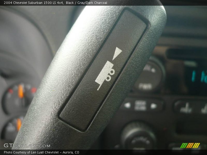 Black / Gray/Dark Charcoal 2004 Chevrolet Suburban 1500 LS 4x4