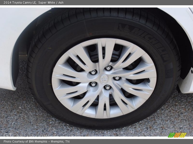 Super White / Ash 2014 Toyota Camry LE