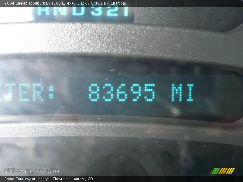 Black / Gray/Dark Charcoal 2004 Chevrolet Suburban 1500 LS 4x4