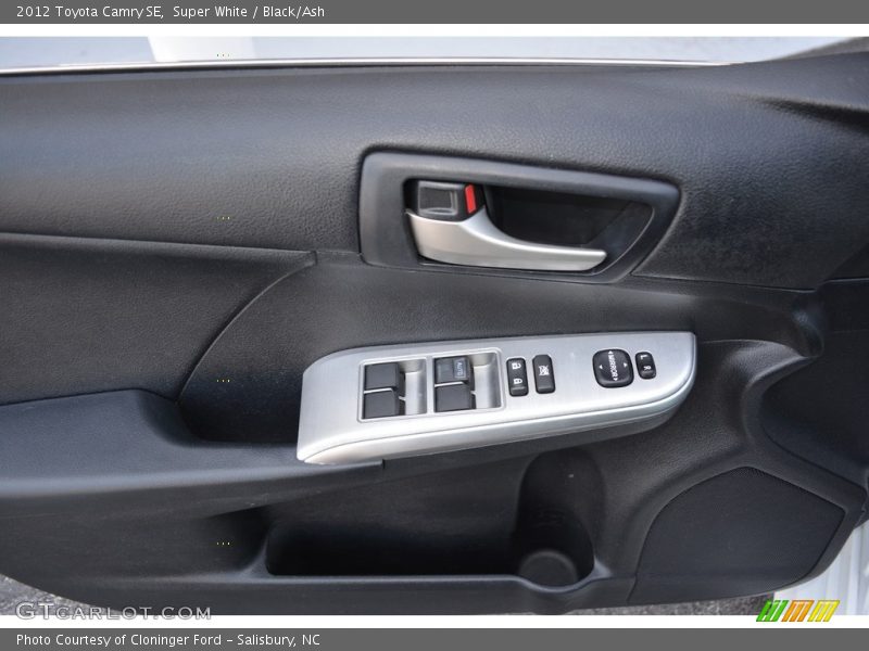 Super White / Black/Ash 2012 Toyota Camry SE