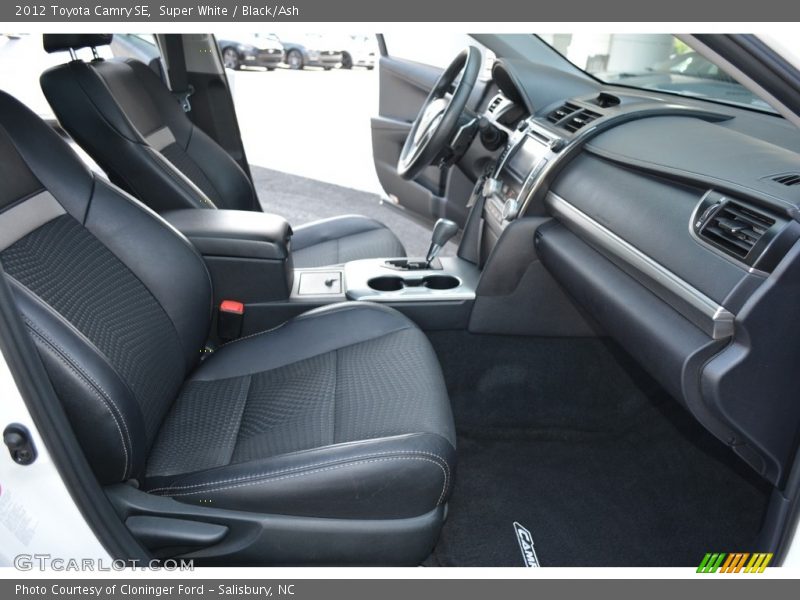 Super White / Black/Ash 2012 Toyota Camry SE