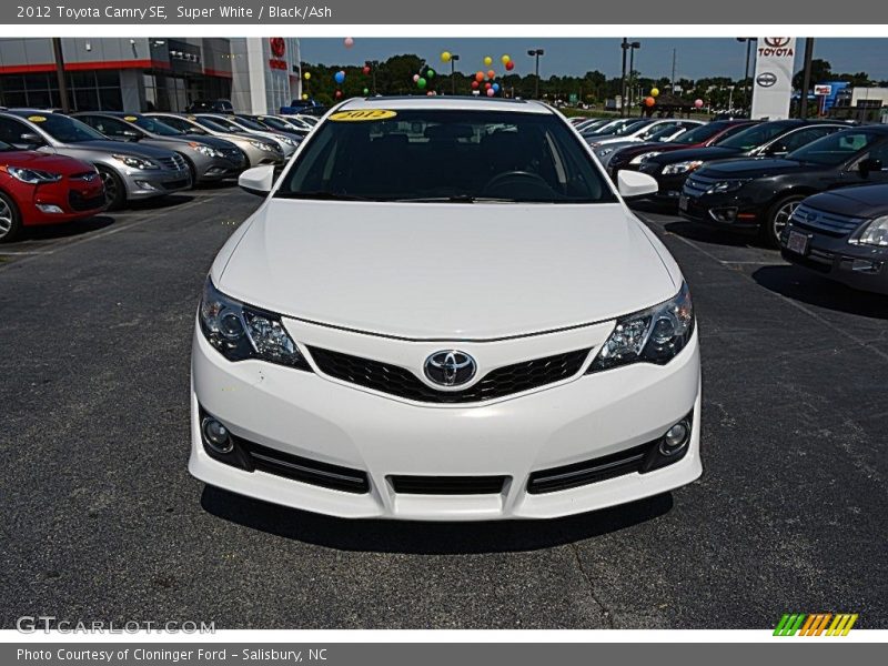 Super White / Black/Ash 2012 Toyota Camry SE