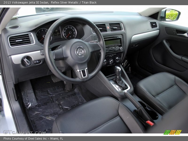 Reflex Silver Metallic / Titan Black 2013 Volkswagen Jetta SE Sedan