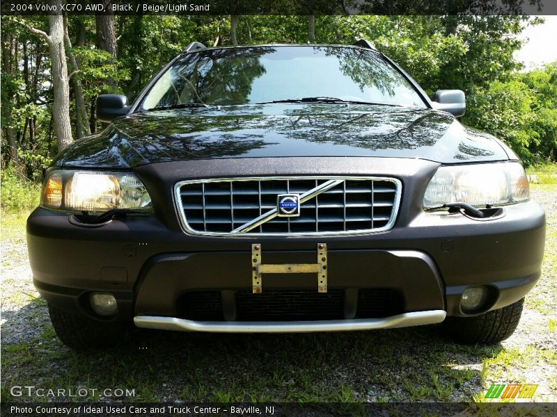 Black / Beige/Light Sand 2004 Volvo XC70 AWD