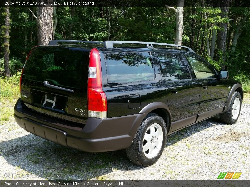 Black / Beige/Light Sand 2004 Volvo XC70 AWD