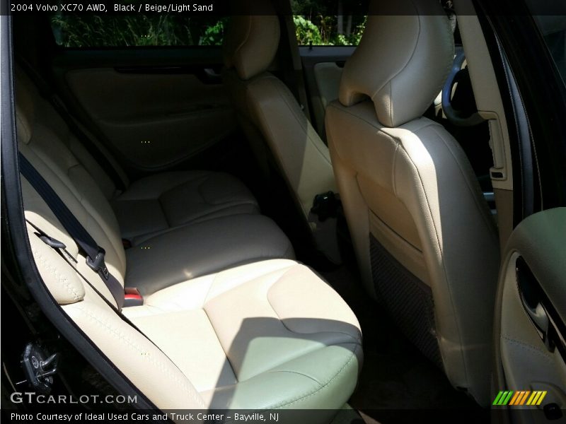 Black / Beige/Light Sand 2004 Volvo XC70 AWD