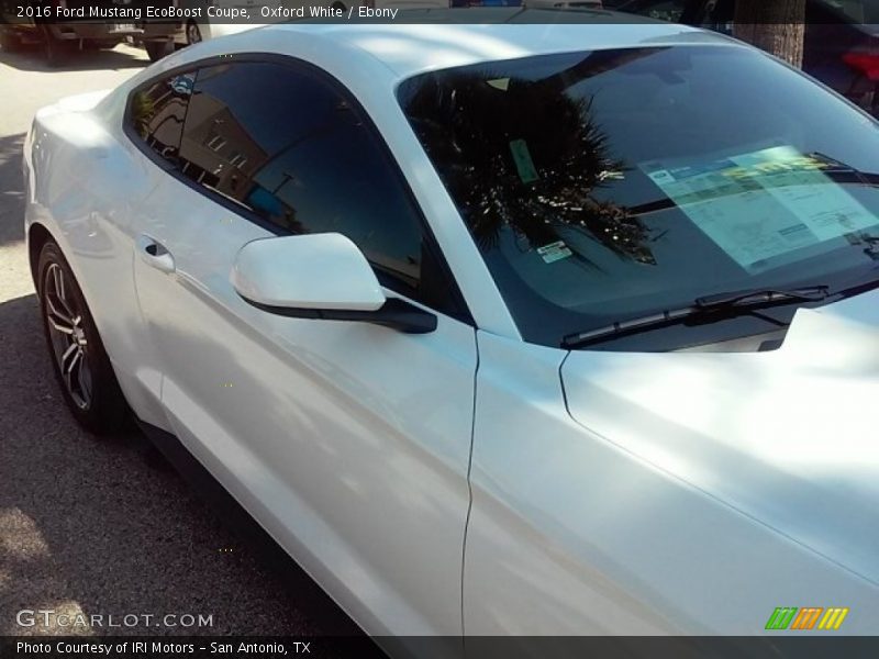 Oxford White / Ebony 2016 Ford Mustang EcoBoost Coupe