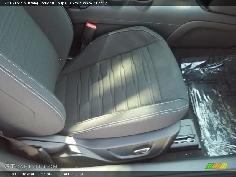 Oxford White / Ebony 2016 Ford Mustang EcoBoost Coupe