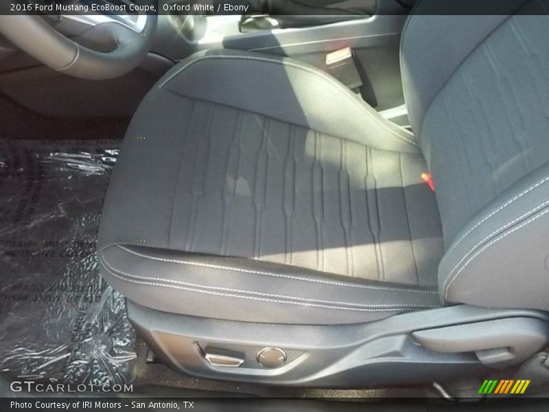 Oxford White / Ebony 2016 Ford Mustang EcoBoost Coupe