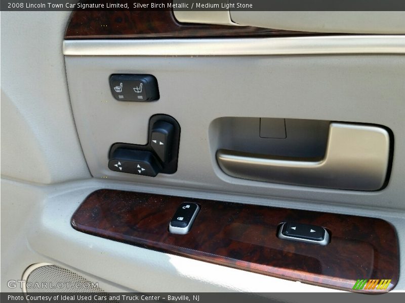 Silver Birch Metallic / Medium Light Stone 2008 Lincoln Town Car Signature Limited
