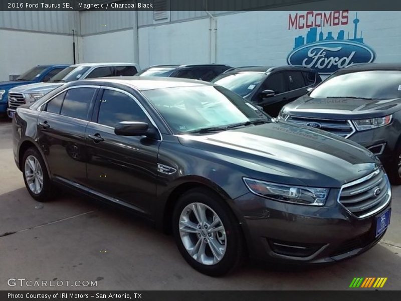 Magnetic / Charcoal Black 2016 Ford Taurus SEL