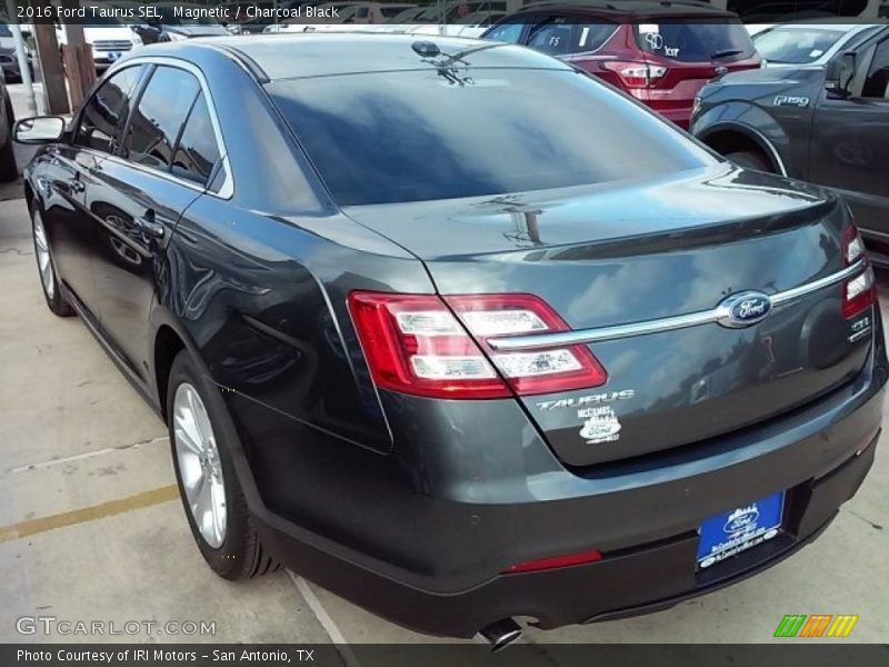 Magnetic / Charcoal Black 2016 Ford Taurus SEL