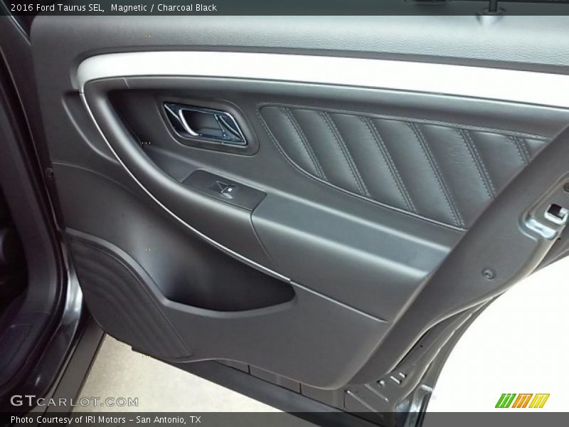 Magnetic / Charcoal Black 2016 Ford Taurus SEL