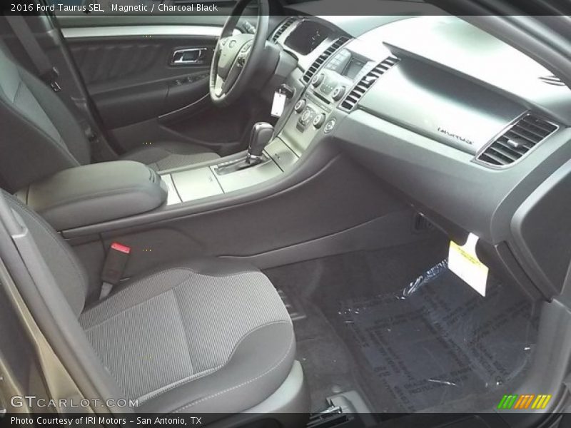 Magnetic / Charcoal Black 2016 Ford Taurus SEL
