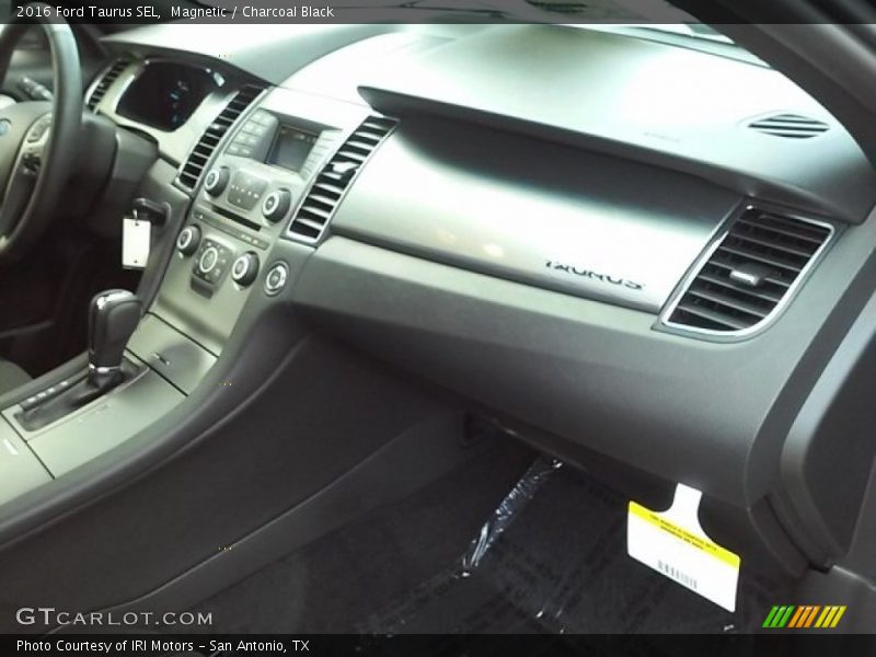 Magnetic / Charcoal Black 2016 Ford Taurus SEL