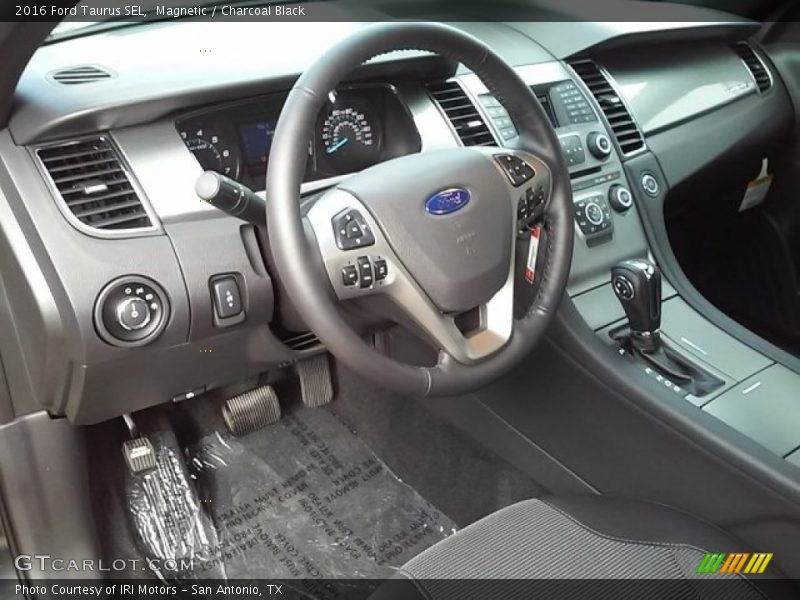 Magnetic / Charcoal Black 2016 Ford Taurus SEL