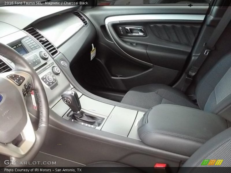 Magnetic / Charcoal Black 2016 Ford Taurus SEL