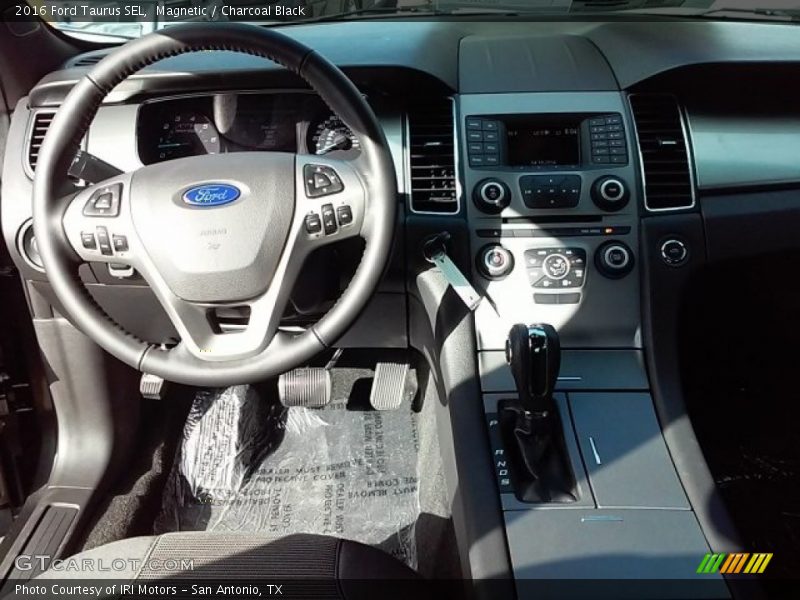 Magnetic / Charcoal Black 2016 Ford Taurus SEL