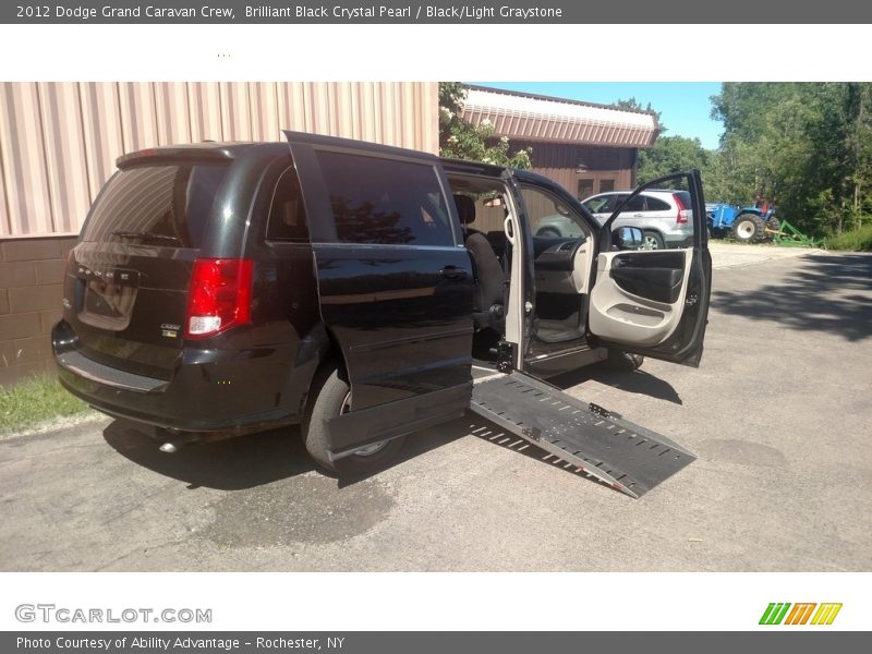 Brilliant Black Crystal Pearl / Black/Light Graystone 2012 Dodge Grand Caravan Crew