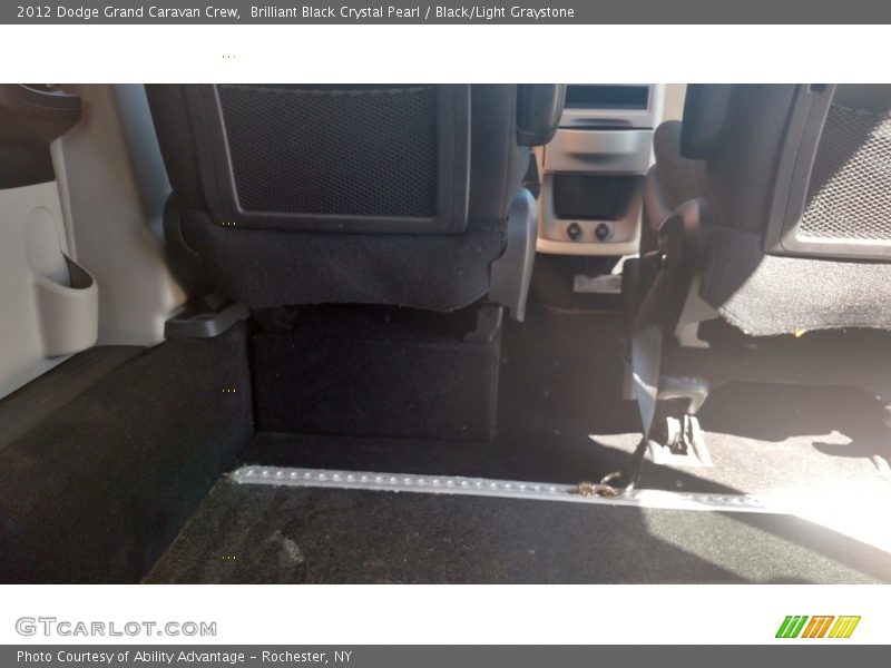 Brilliant Black Crystal Pearl / Black/Light Graystone 2012 Dodge Grand Caravan Crew
