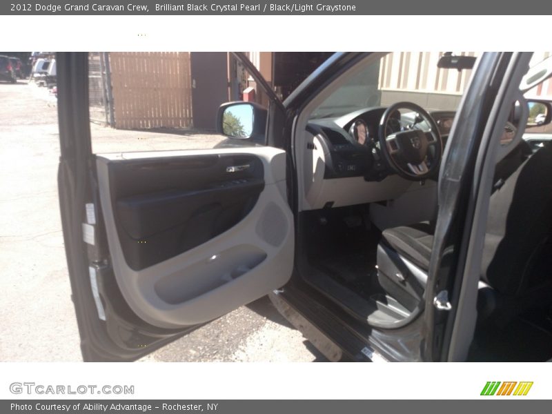 Brilliant Black Crystal Pearl / Black/Light Graystone 2012 Dodge Grand Caravan Crew