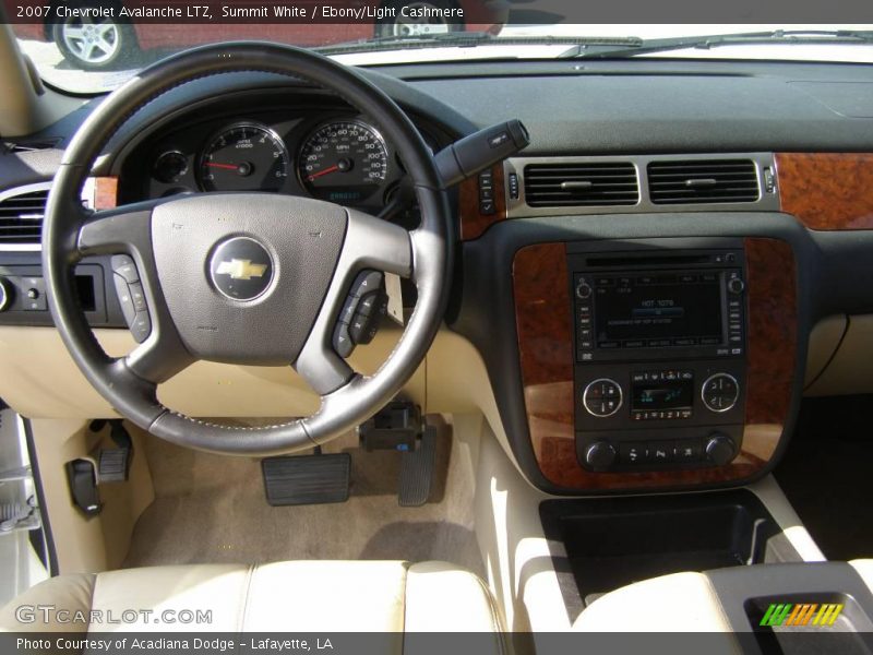 Summit White / Ebony/Light Cashmere 2007 Chevrolet Avalanche LTZ