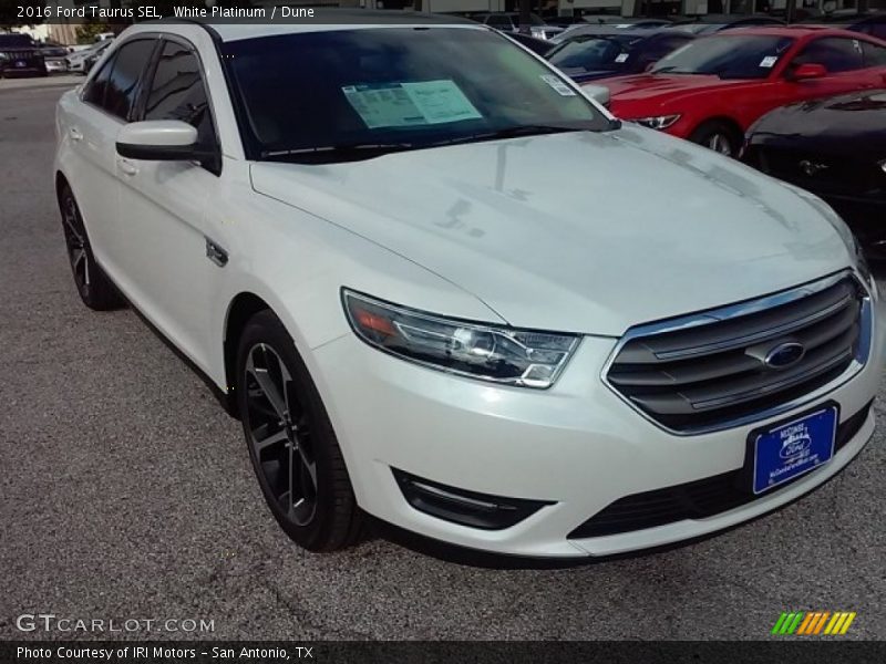 White Platinum / Dune 2016 Ford Taurus SEL