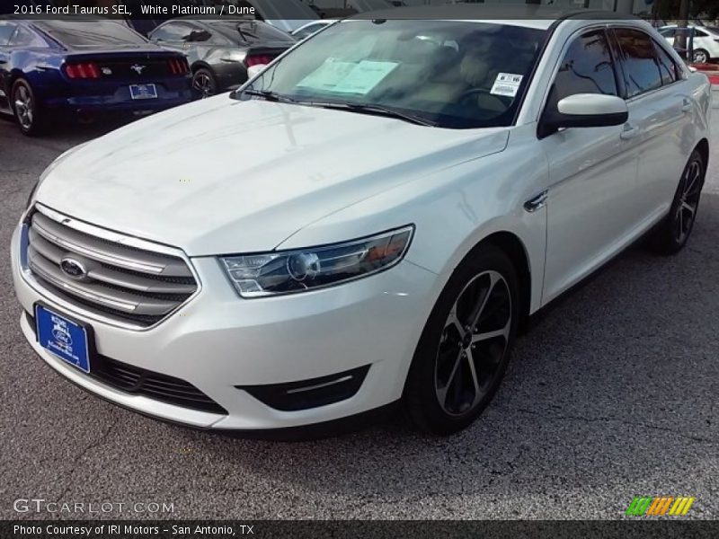 White Platinum / Dune 2016 Ford Taurus SEL