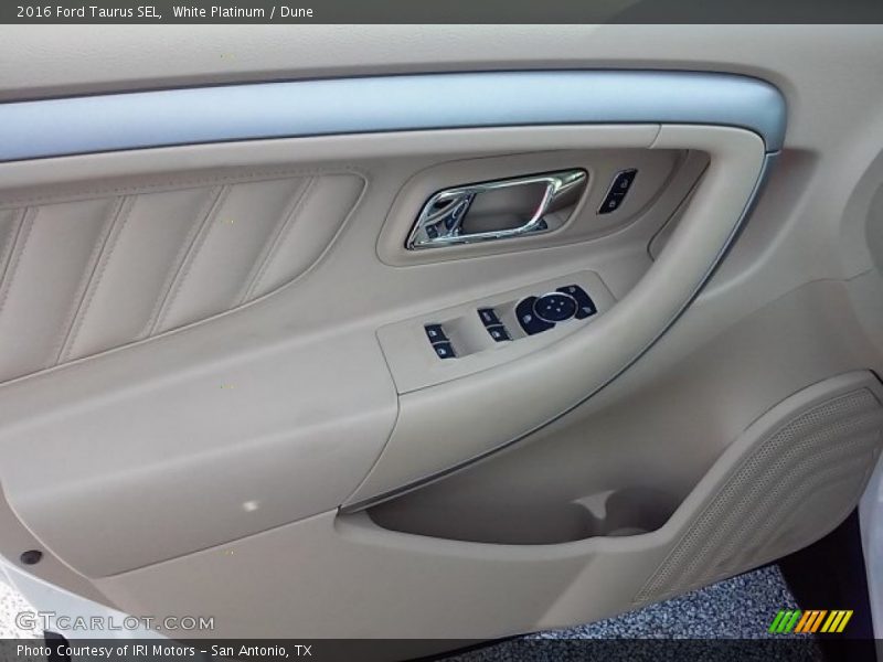 White Platinum / Dune 2016 Ford Taurus SEL