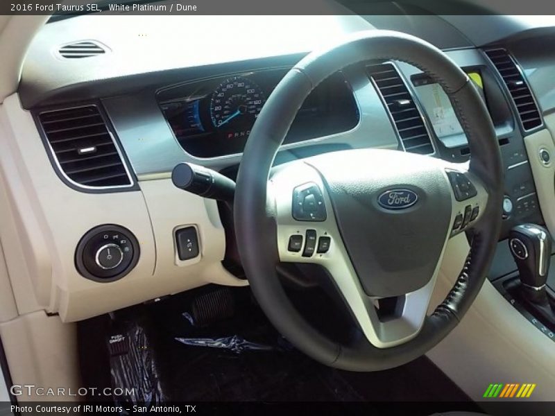 White Platinum / Dune 2016 Ford Taurus SEL