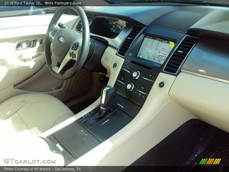 White Platinum / Dune 2016 Ford Taurus SEL