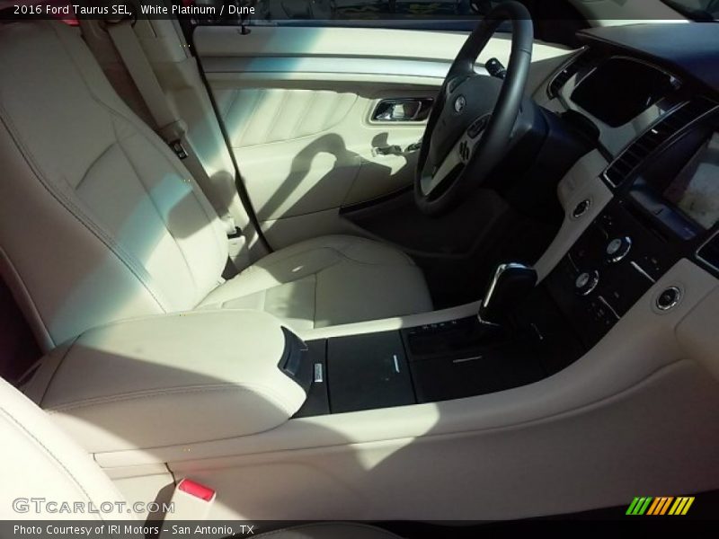 White Platinum / Dune 2016 Ford Taurus SEL