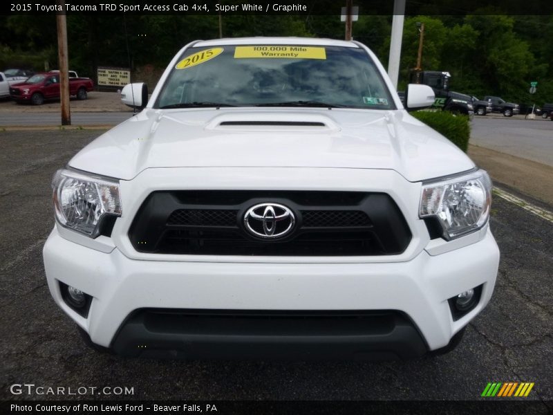 Super White / Graphite 2015 Toyota Tacoma TRD Sport Access Cab 4x4