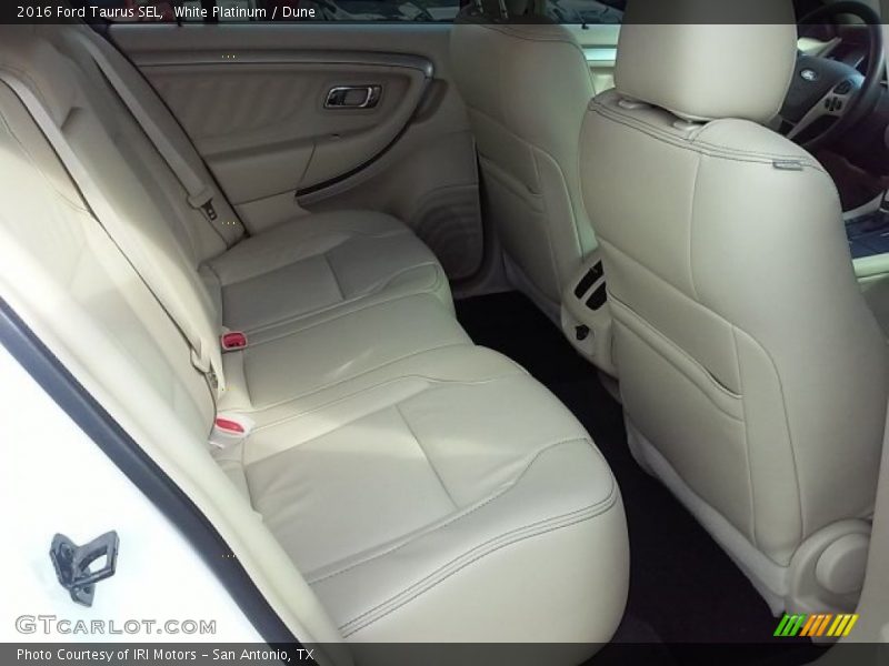 White Platinum / Dune 2016 Ford Taurus SEL