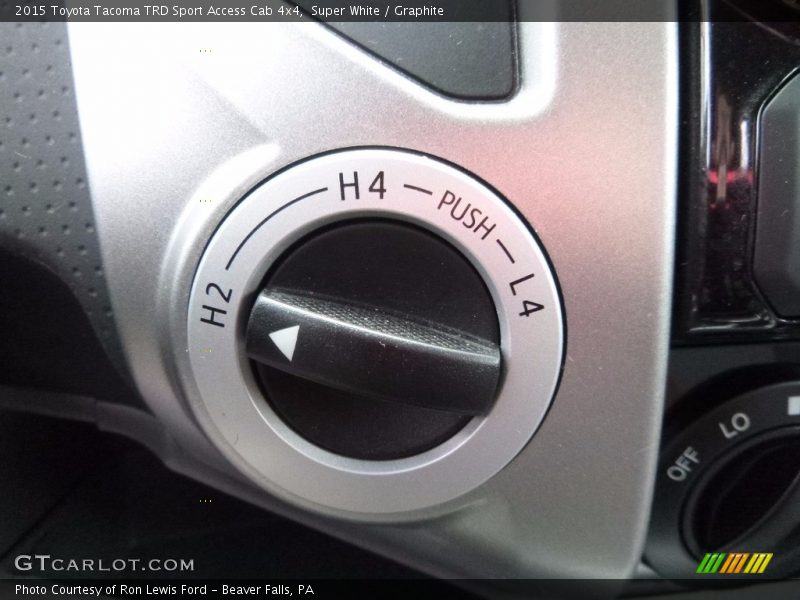 Super White / Graphite 2015 Toyota Tacoma TRD Sport Access Cab 4x4