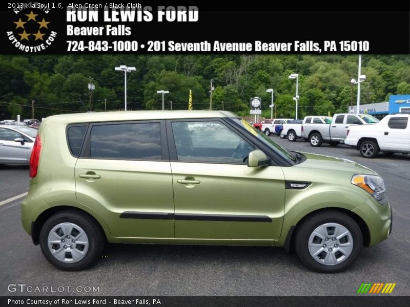 Alien Green / Black Cloth 2013 Kia Soul 1.6